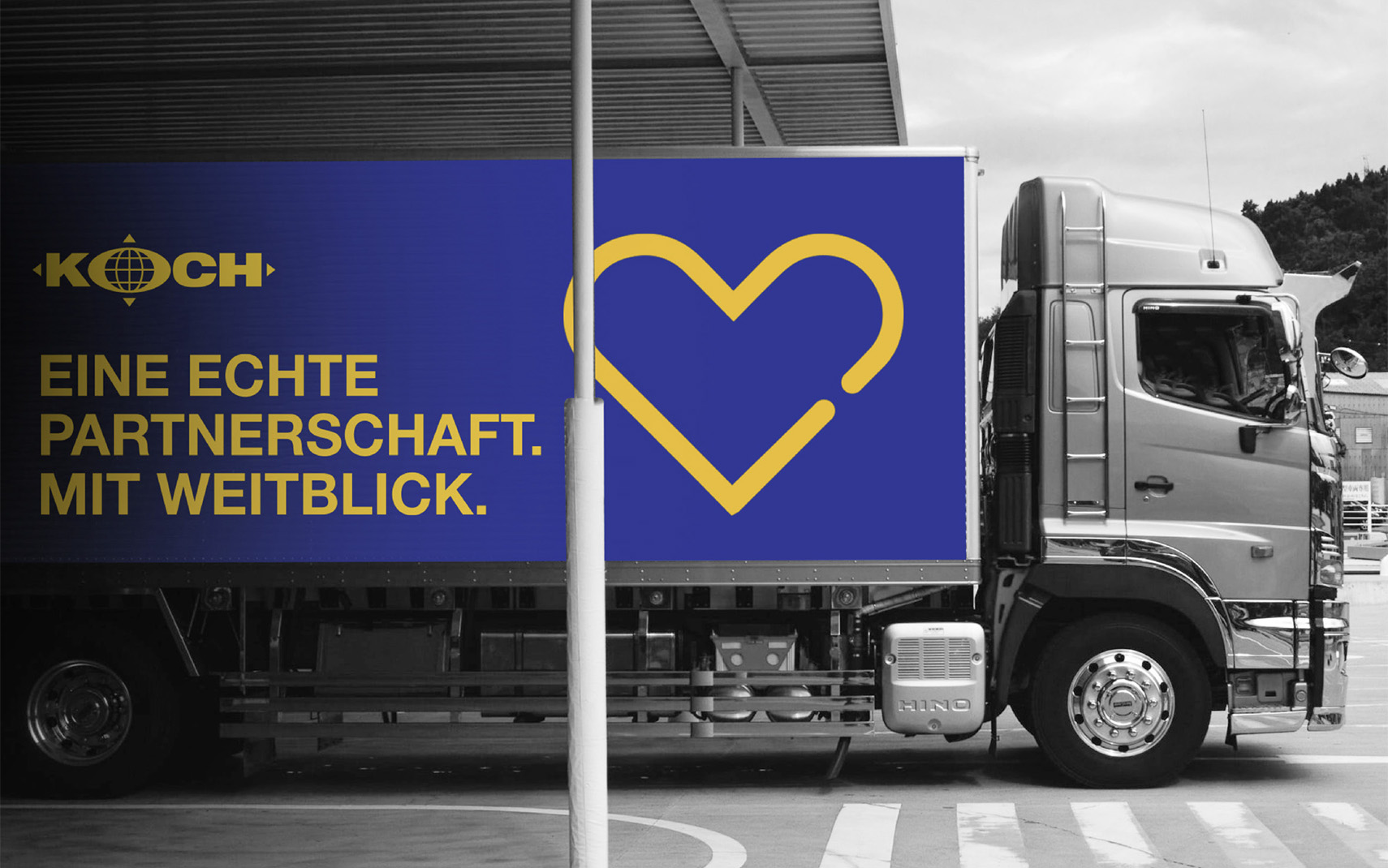 KOCH ist nicht nur viel moderner, als es bisher von aussen den Anschein machte. Die Marke steht im Wesentlichen für Zusammenhalt und die Einsatzbereitschaft für seine Kunden. KOCH unterstützt seine Kunden weltweit und geht dabei über die üblichen Standards weit hinaus: LOGISTICS BEYOND BORDERS - UNICORN